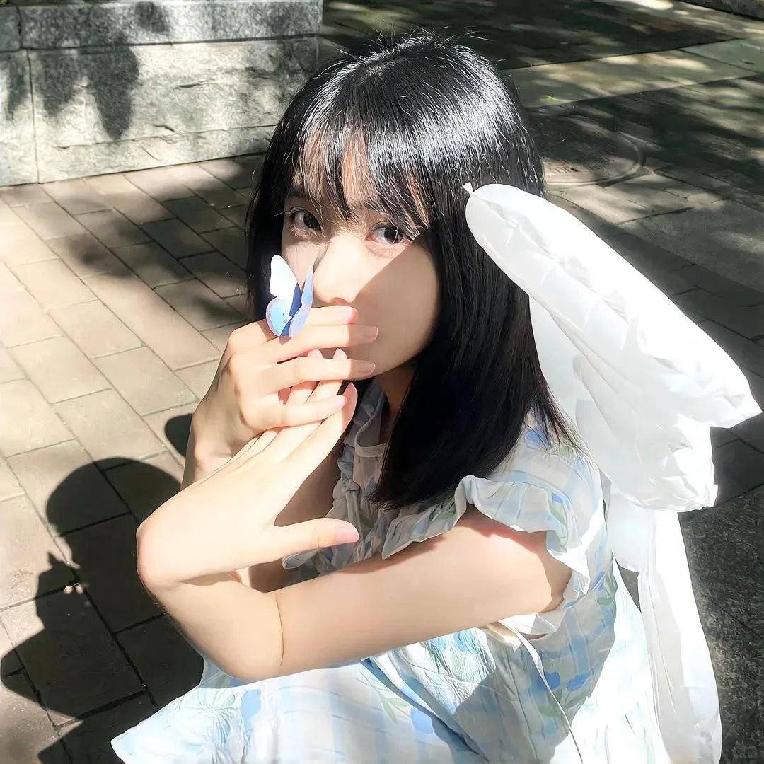 顾盼生香 海报